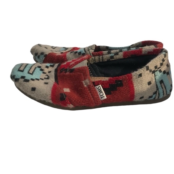 Tom's size 6 Gray Knit Sweater Ethnic Native Navajo Print Shoes Slip On Flats - Picture 6 of 7